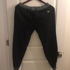 Abercrombie MEN SZ SMALL. $13 for fall shirt/jogger set!